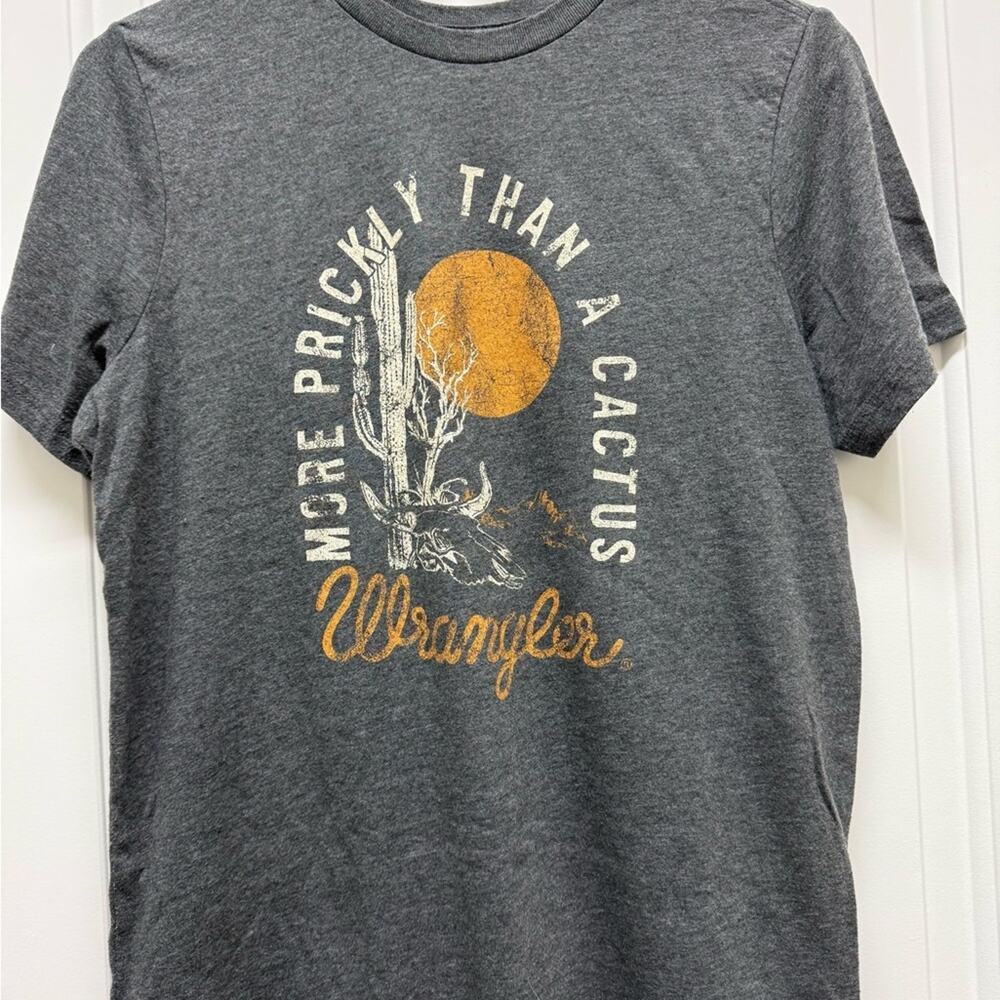 Wrangler Charcoal Tee with Cactus Design medium